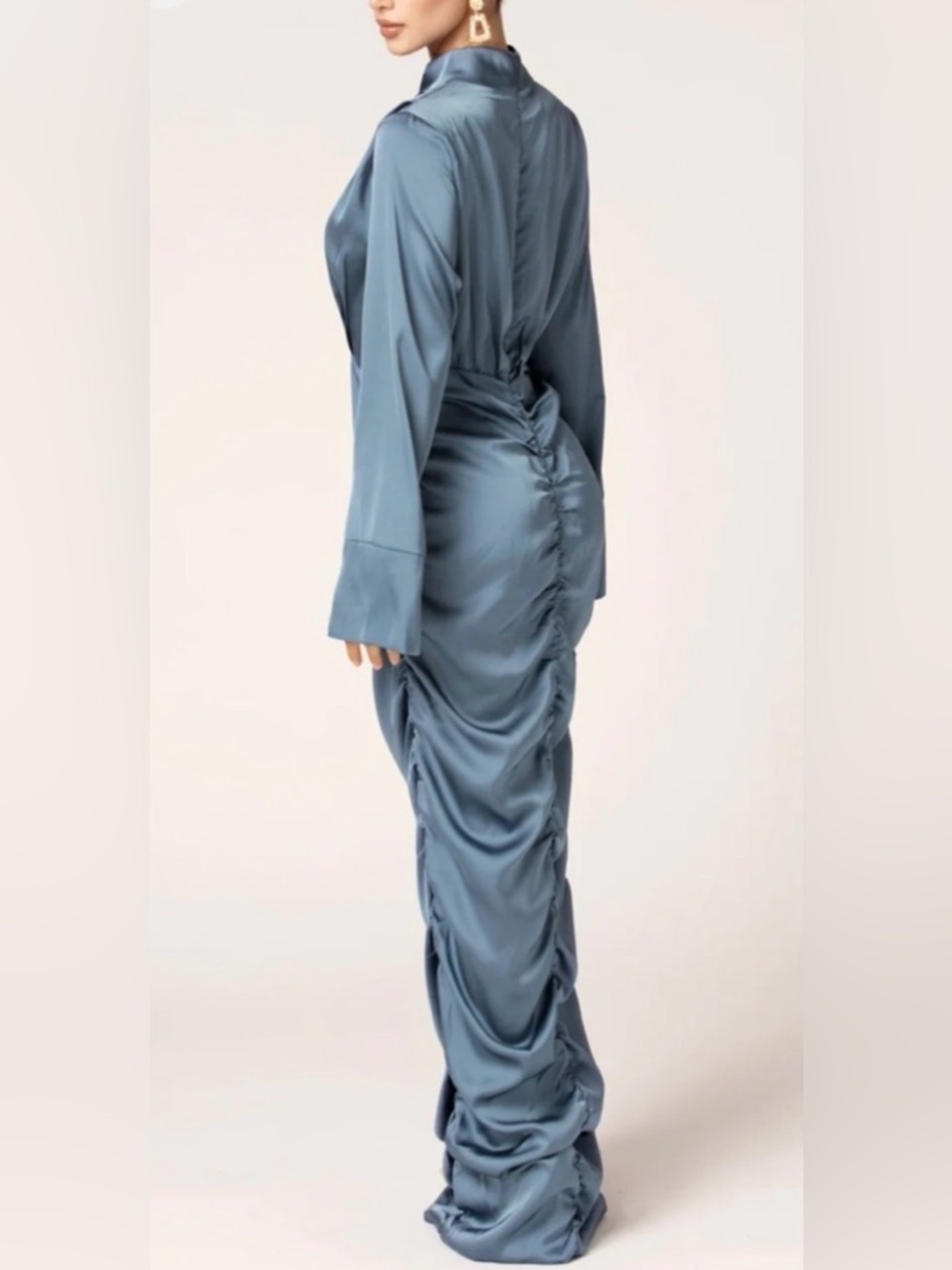 NWT-Veiled collection Elegant Slate Blue Satin Long Sleeve Ruched Gown - Picture 3 of 3